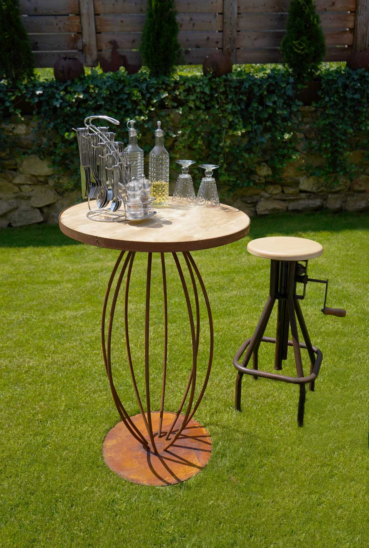 Bar stool -Badeko- height-adjustable -Spruce-