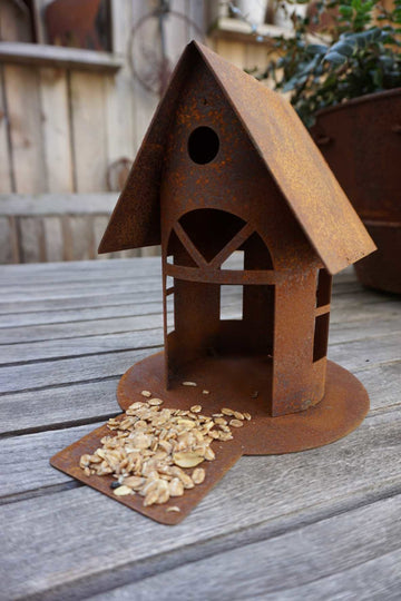 Birdhouse with perch small