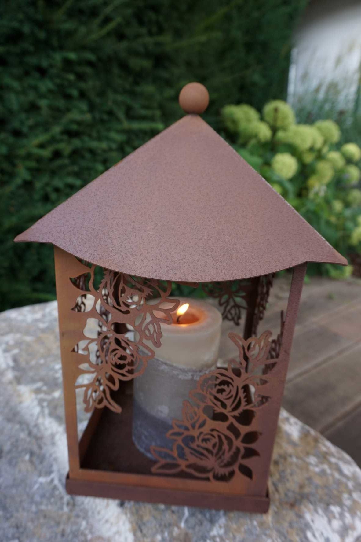 Lantern of Roses