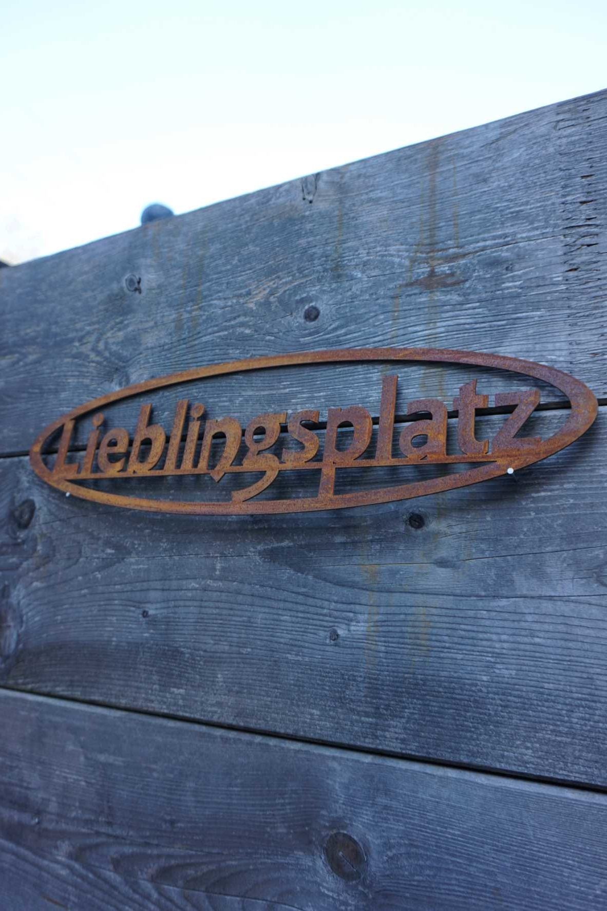 Oval "Favorite Spot" Sign