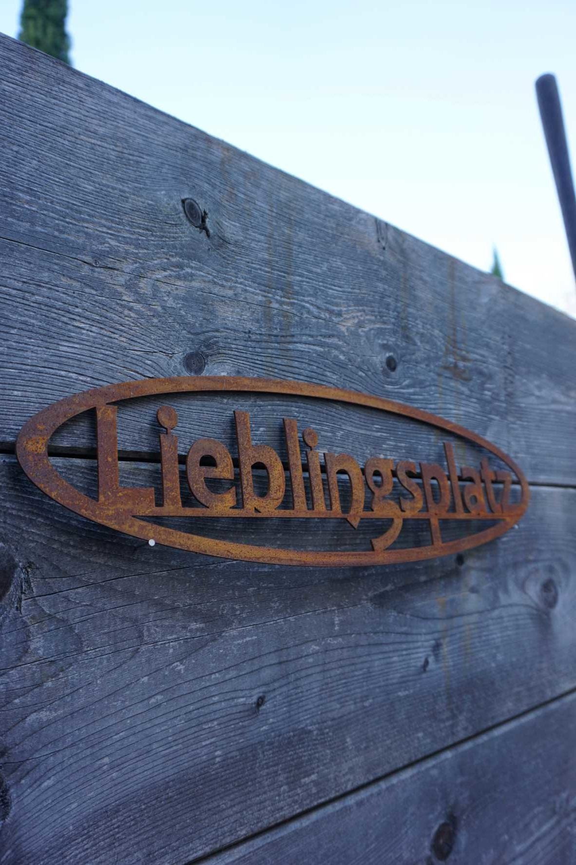 Oval "Favorite Spot" Sign