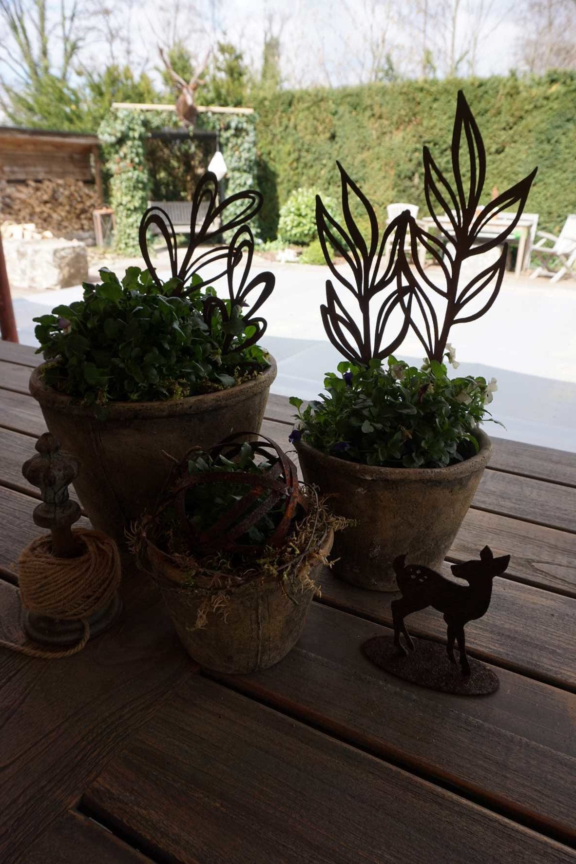 Plant marker "Sketches" with round leaves H32