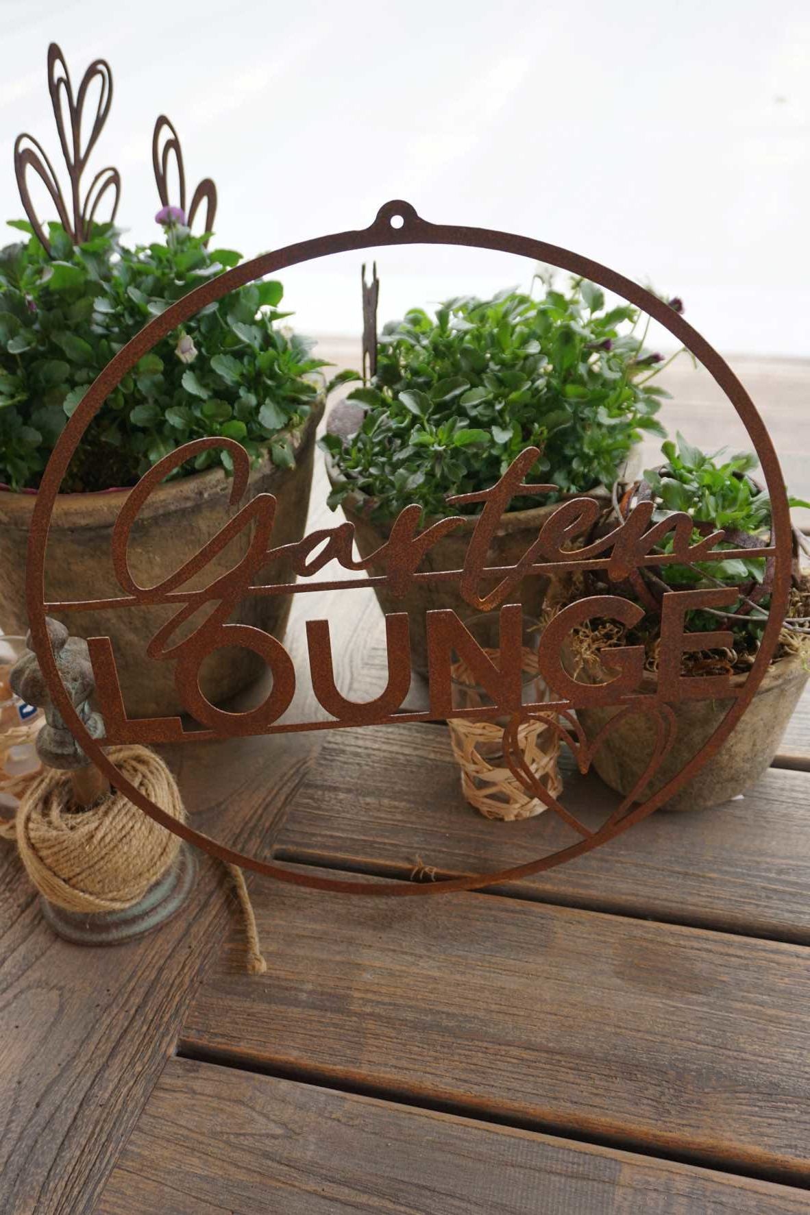 "Garden Lounge" sign
