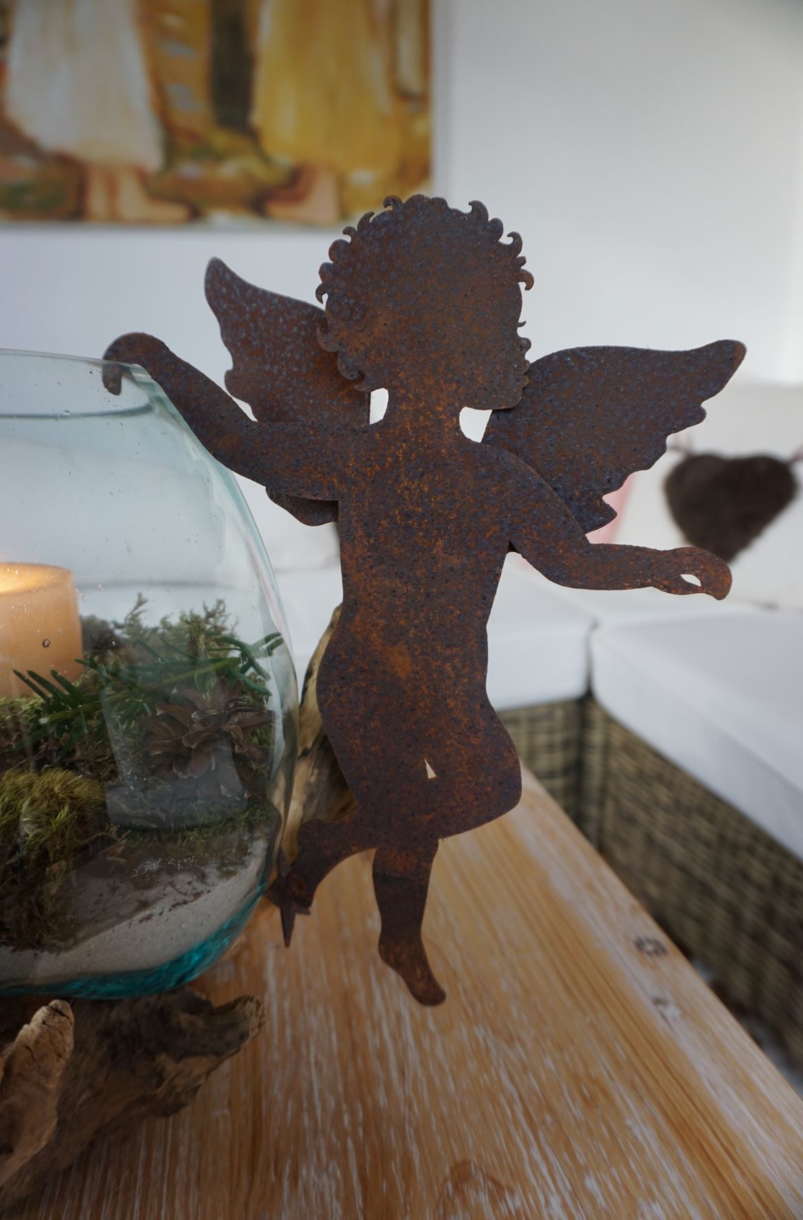 Little angel with outstretched hand - for hanging