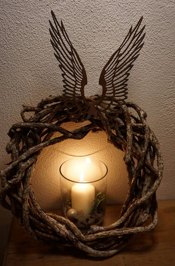 Filigree angel wings