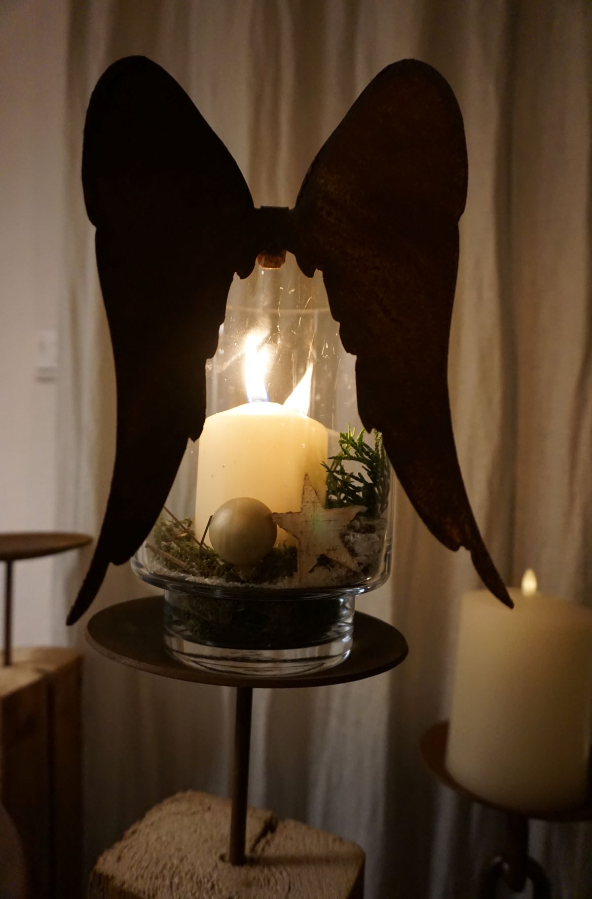 Long angel wings