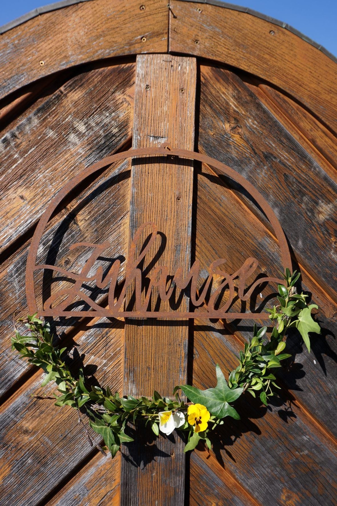 Schild "Zuhause" zum Hängen