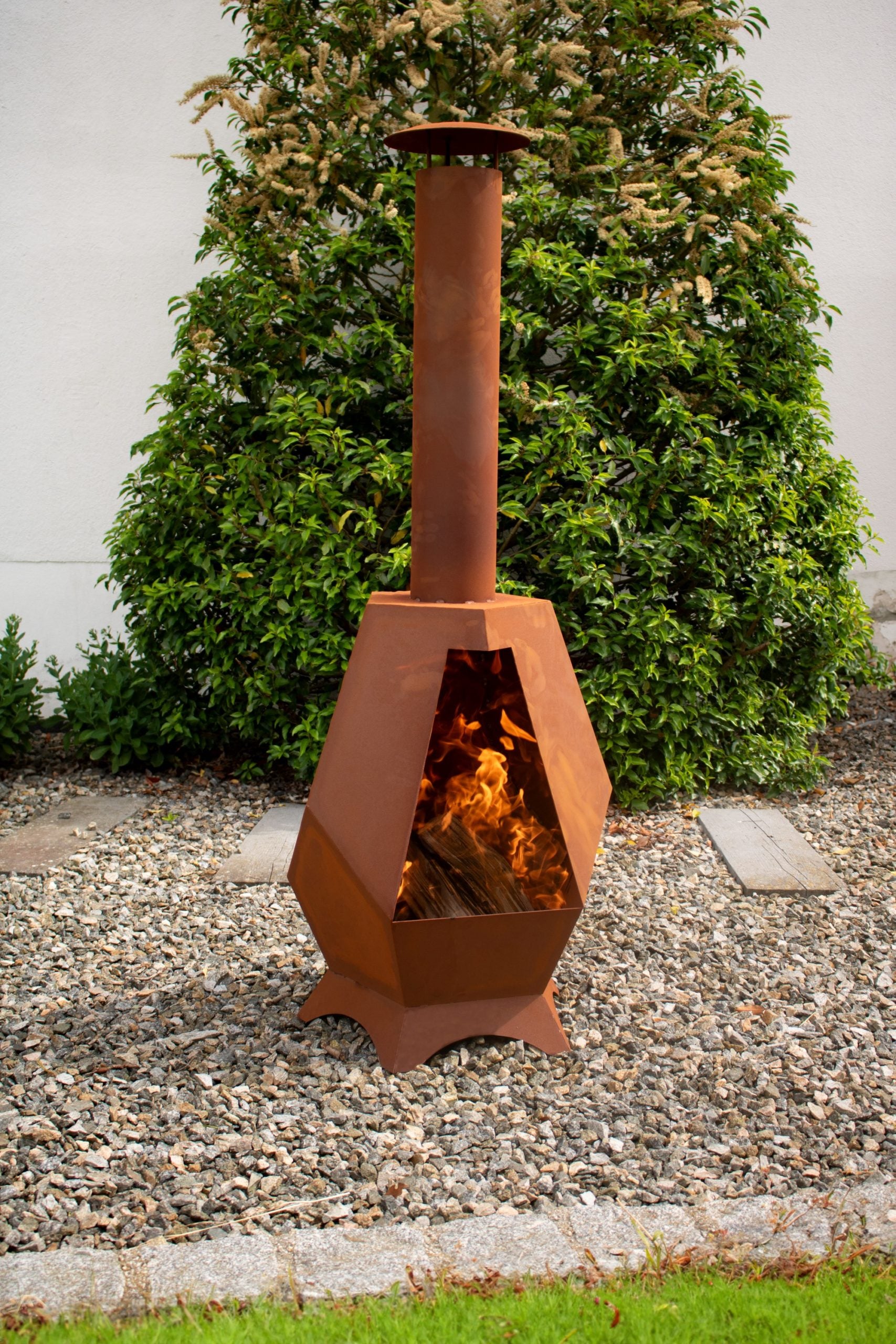 Feuerstelle Edelrost -Gartenkamin-