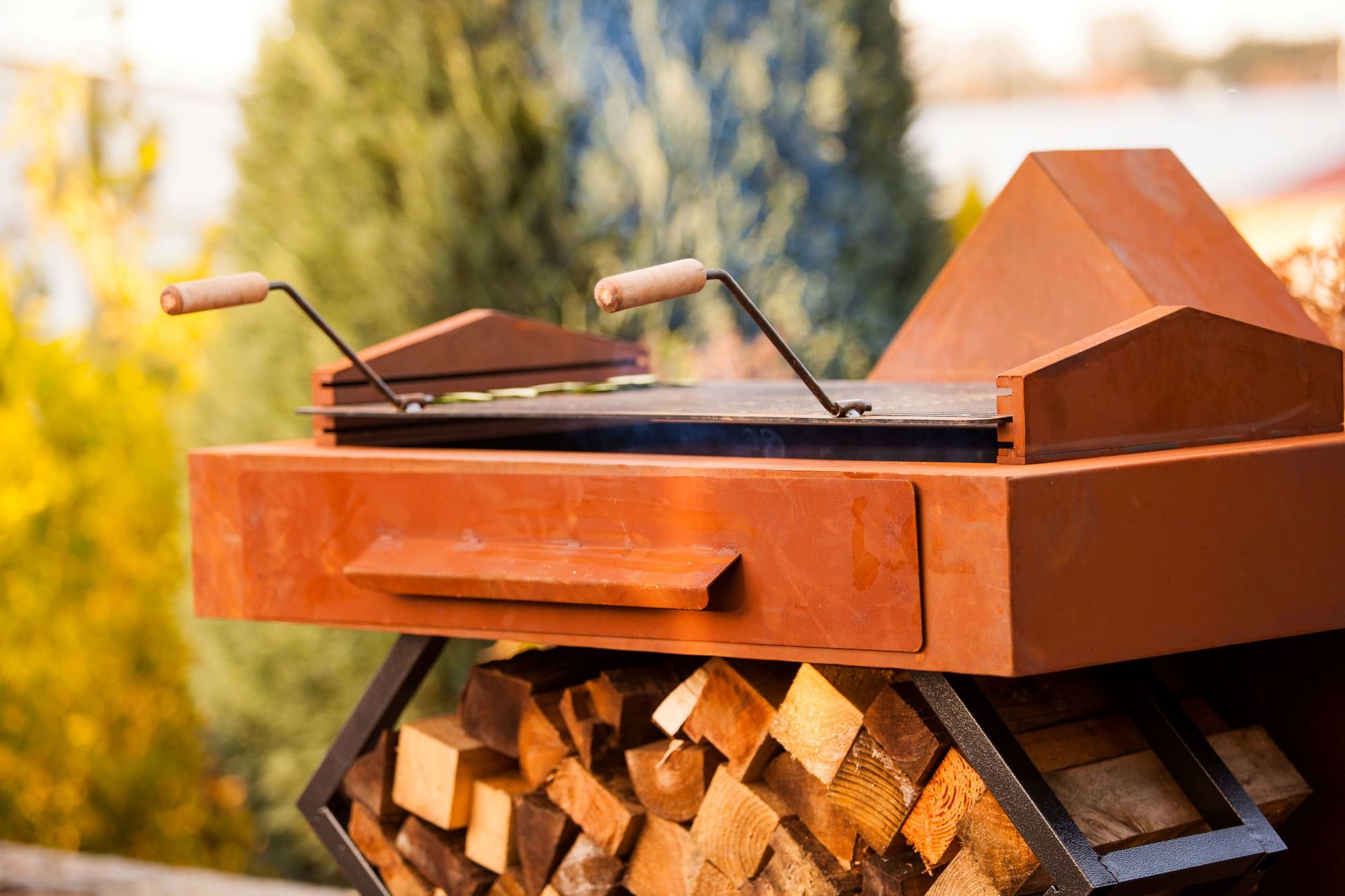 Charcoal Grill - Geometry -