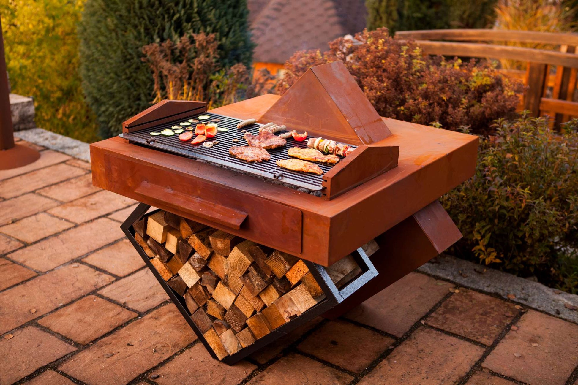 Charcoal Grill - Geometry -