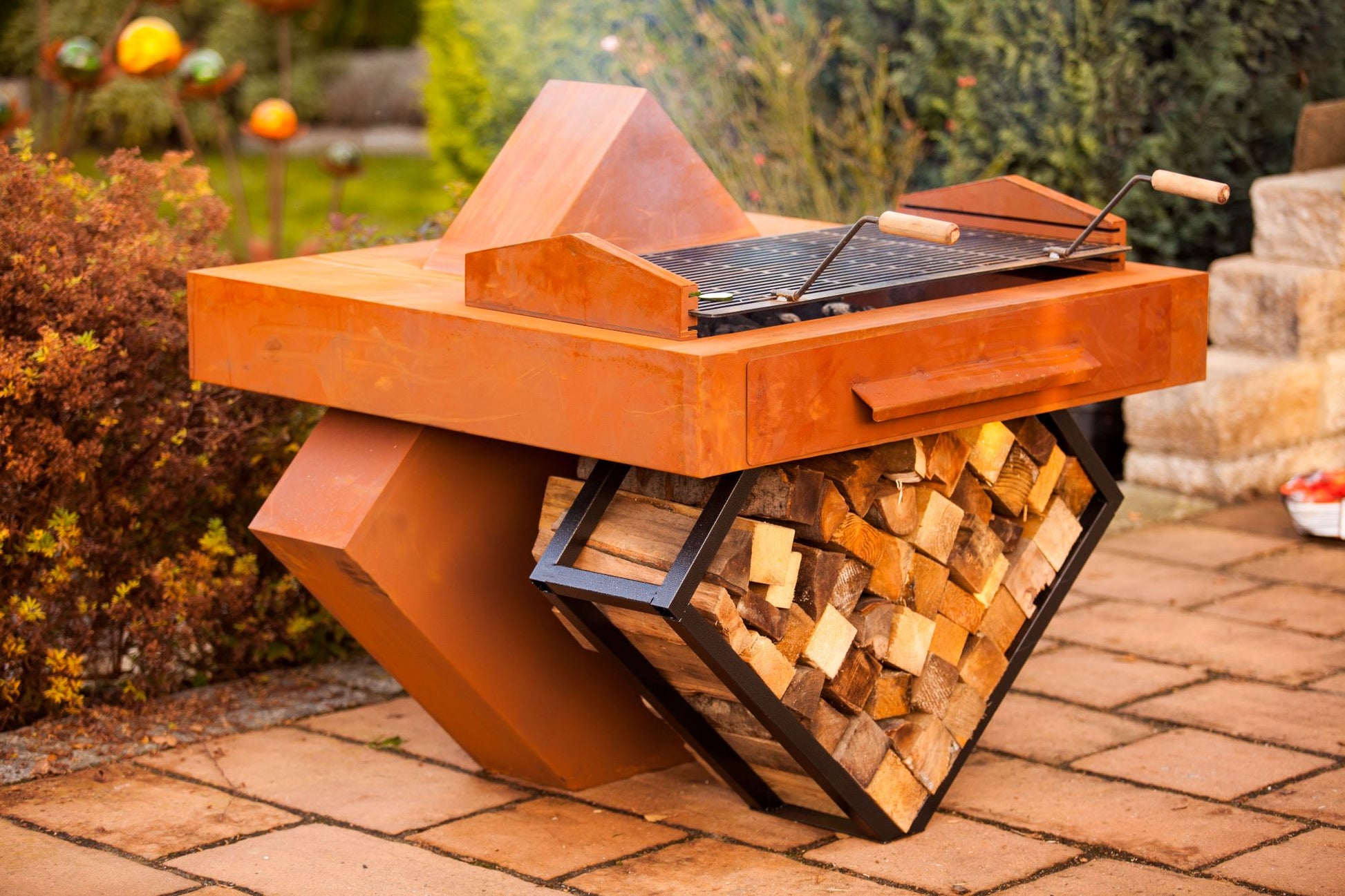 Charcoal Grill - Geometry -