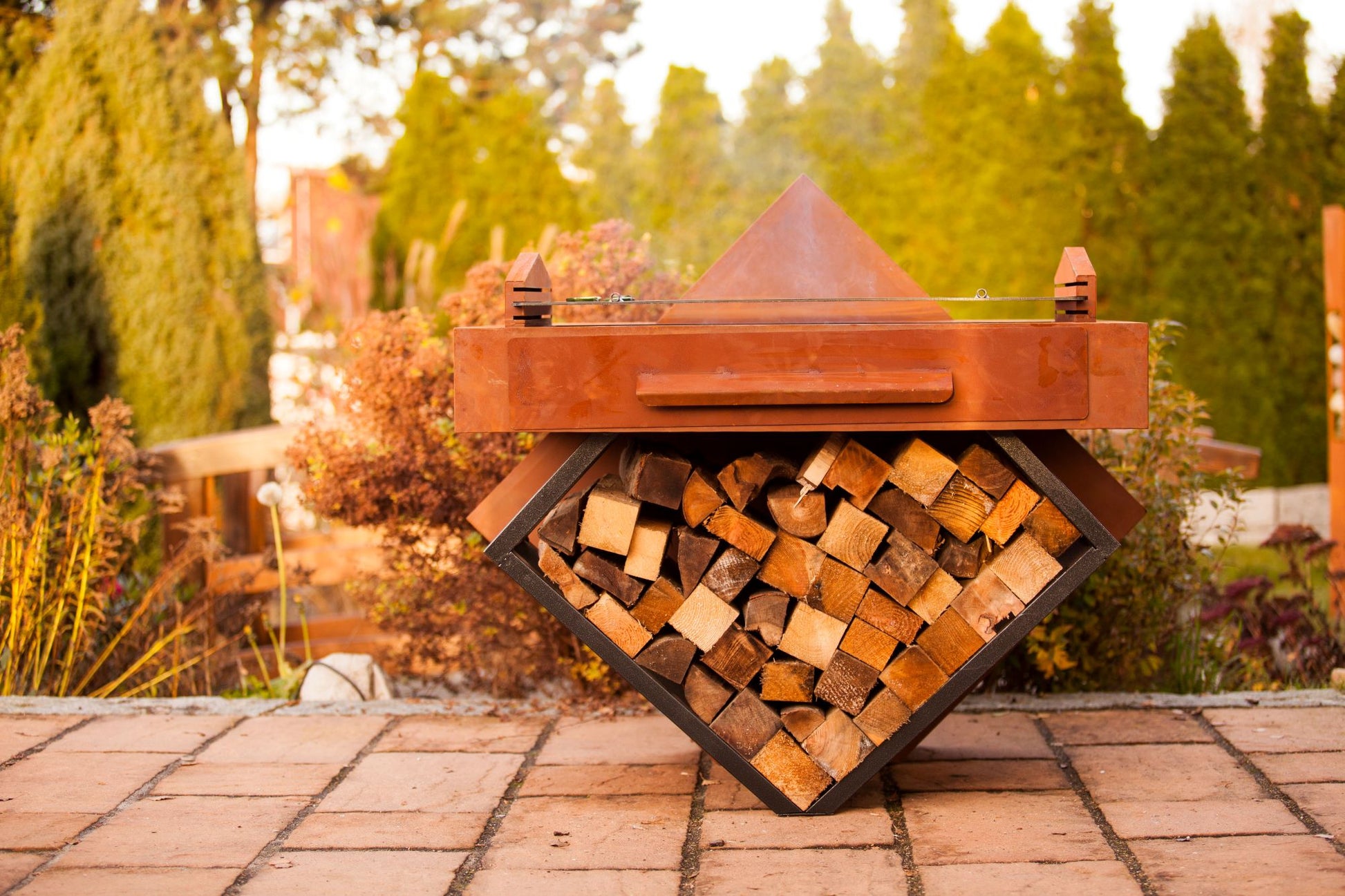 Charcoal Grill - Geometry -