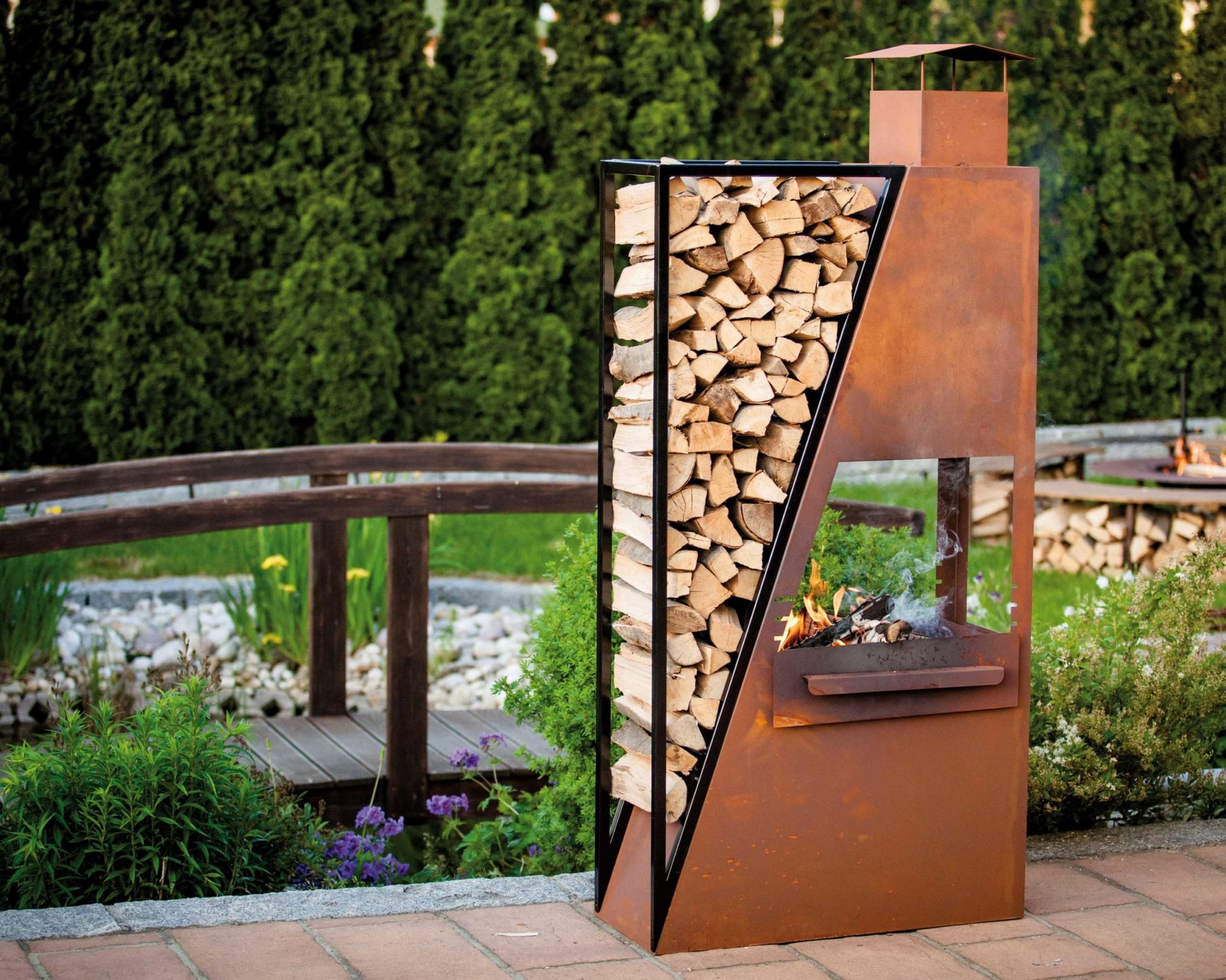 Fireplace with Grill - Barbecue -