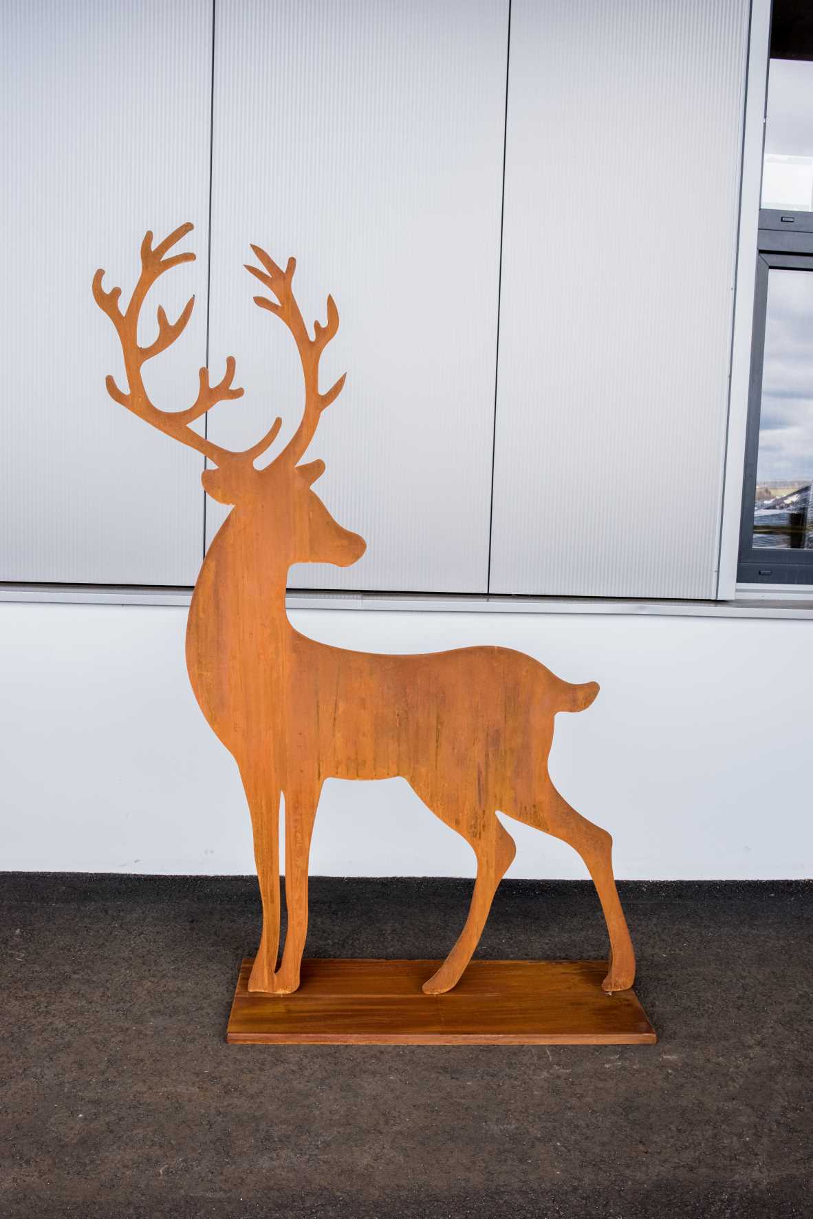 Deko Hirsch "Leon" 2000