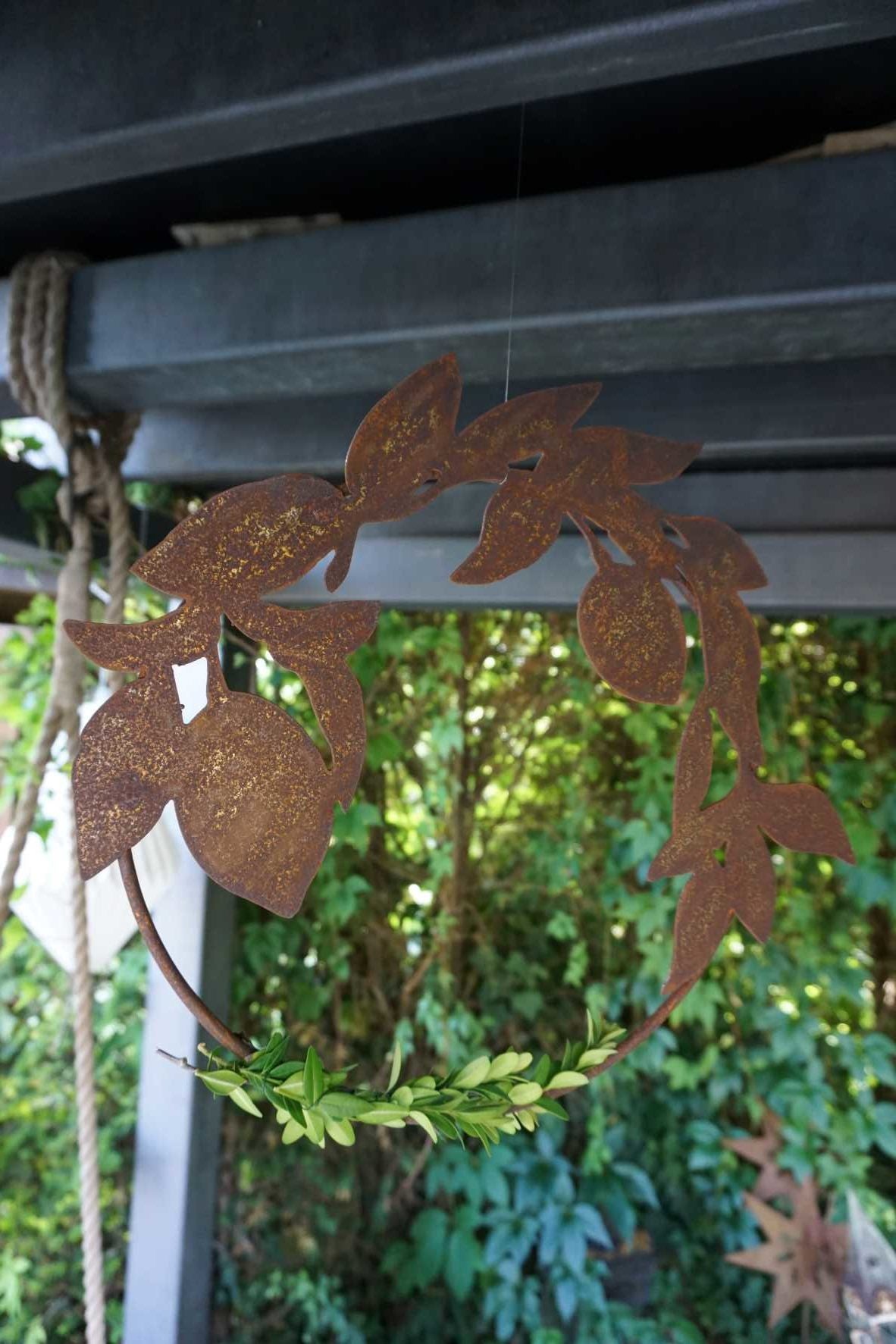 Feuilles de citron avec anneau