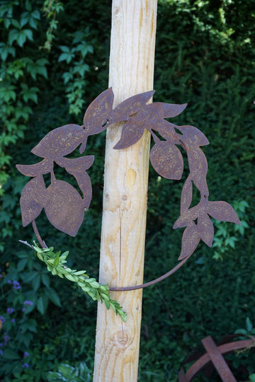 Lemon leaves with ring
