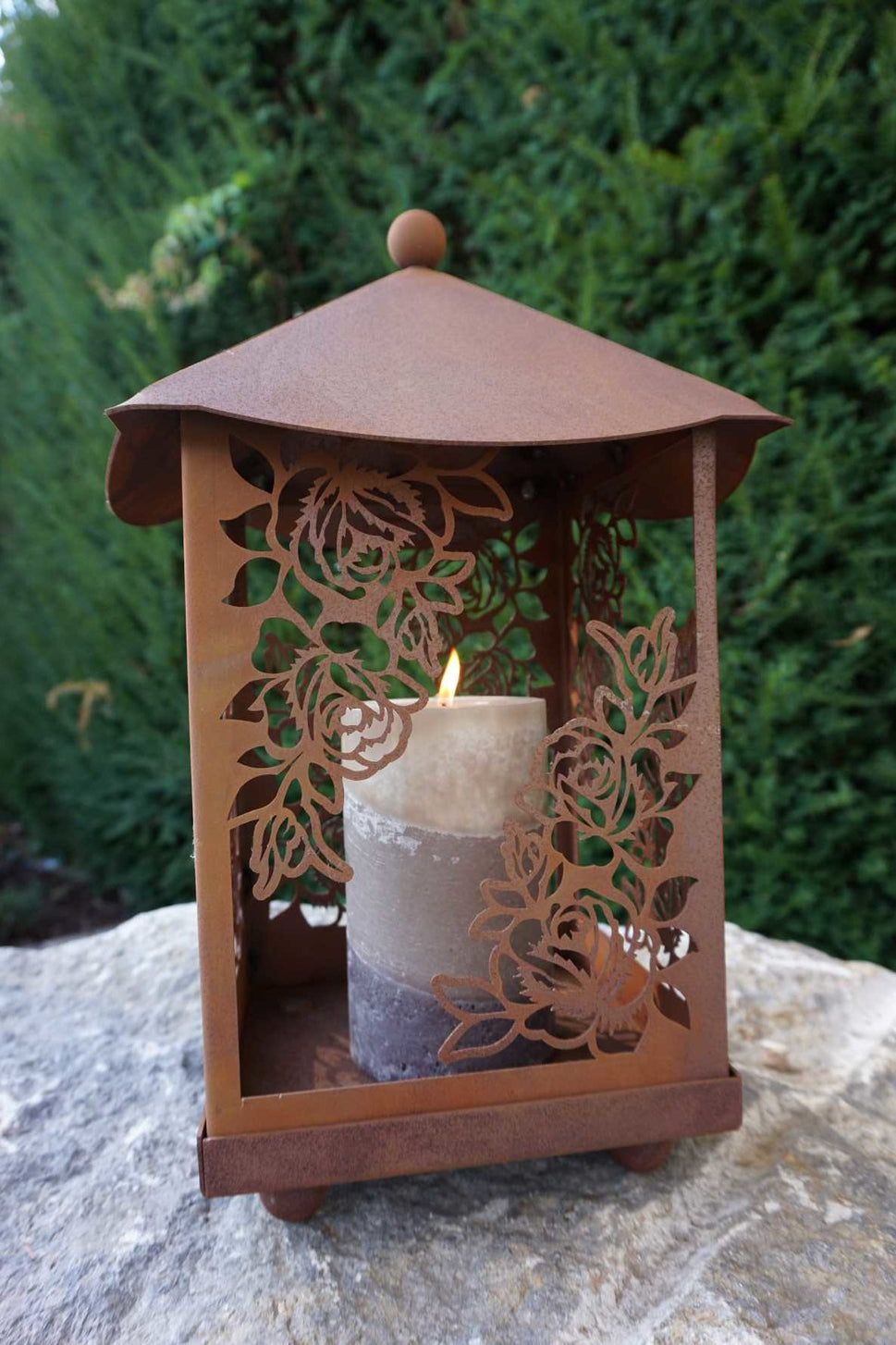 Lantern of Roses