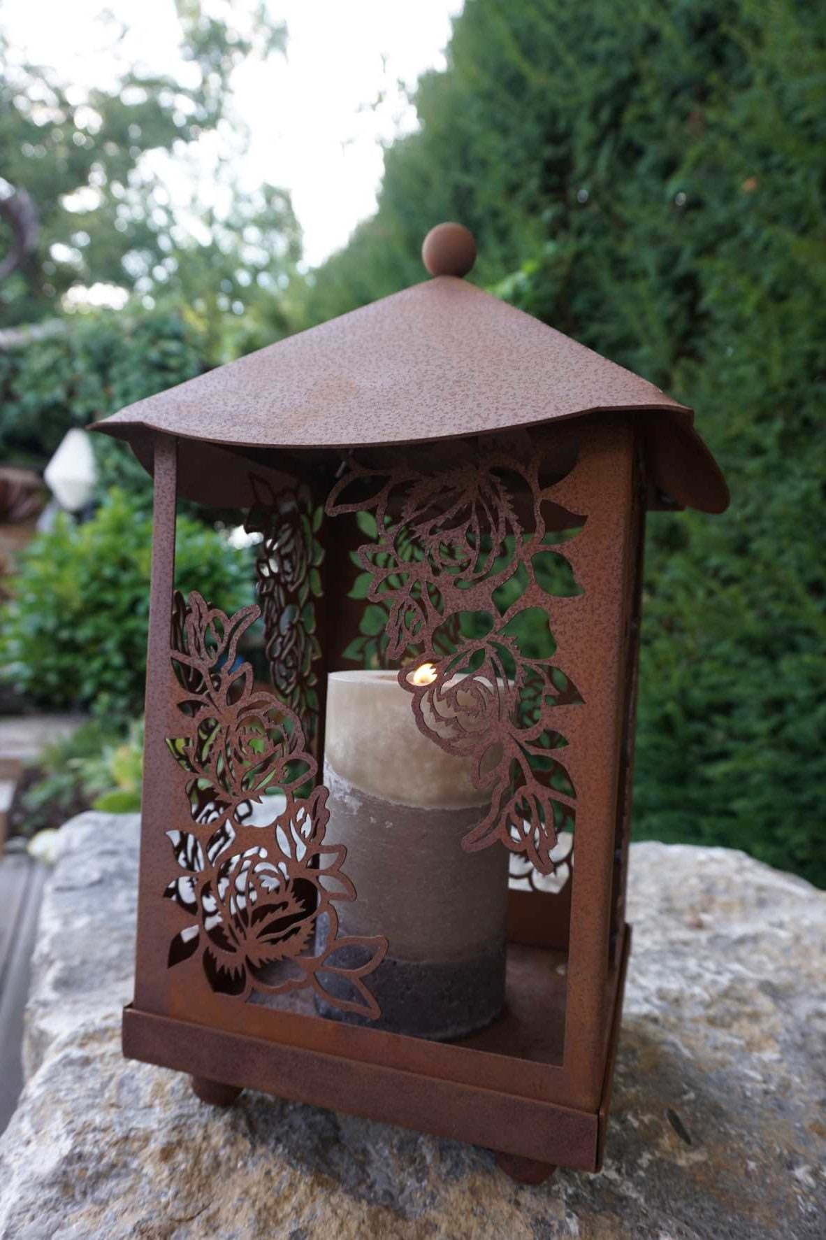 Lantern of Roses