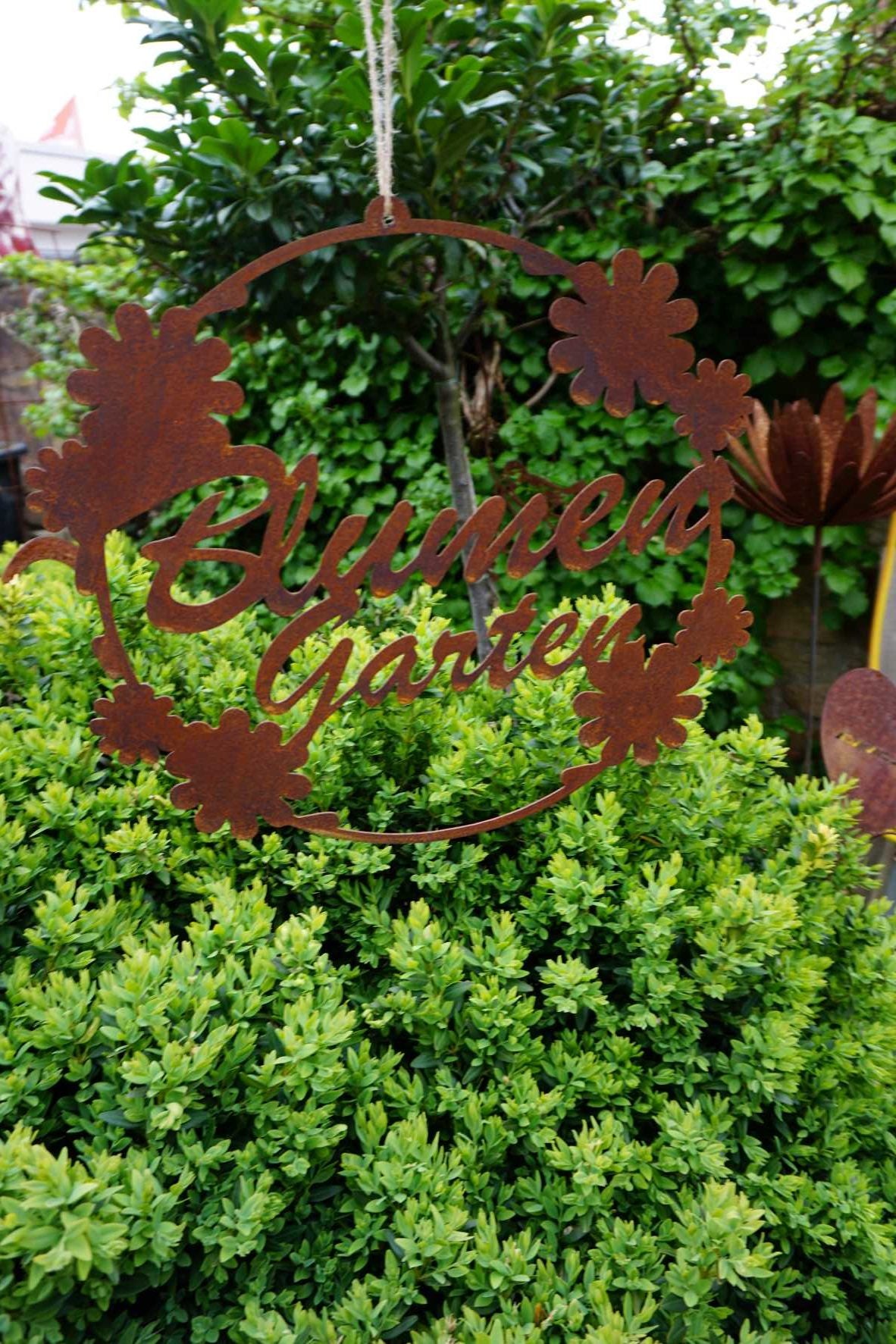 Sign "Flower Garden"
