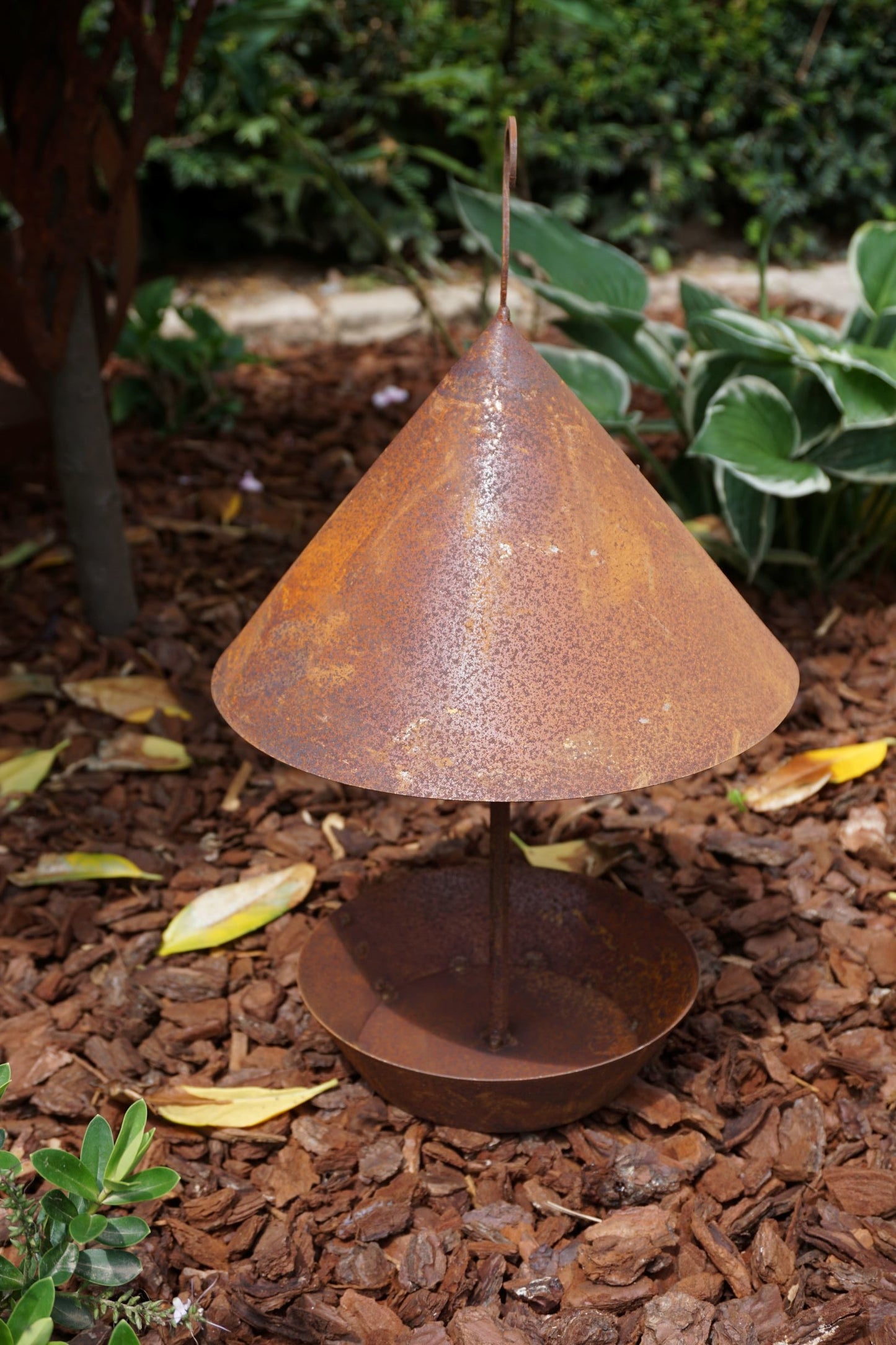 Edelrost Vogelhaus rund mit Säule