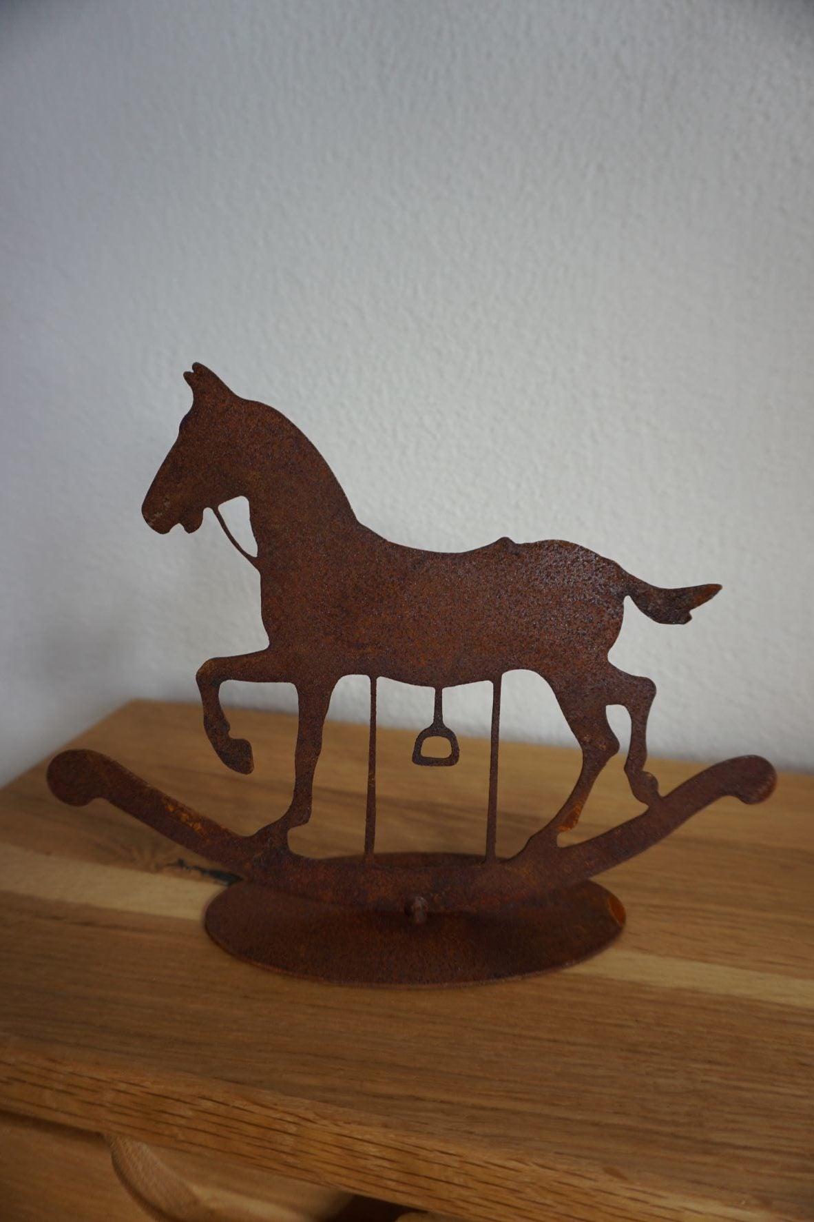 Edelrost Schaukelpferd