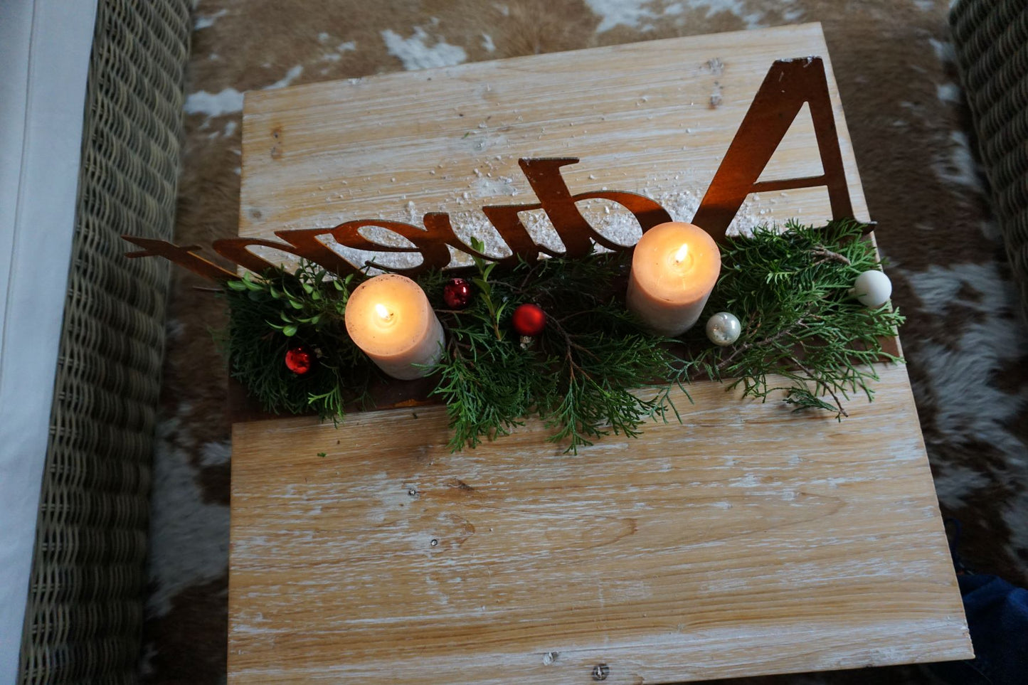 Ein einzigartiges Deko-Stück. Schriftzug "ADVENT" mit Platte. Massive Ausführung! Ein absoluter Hingucker!