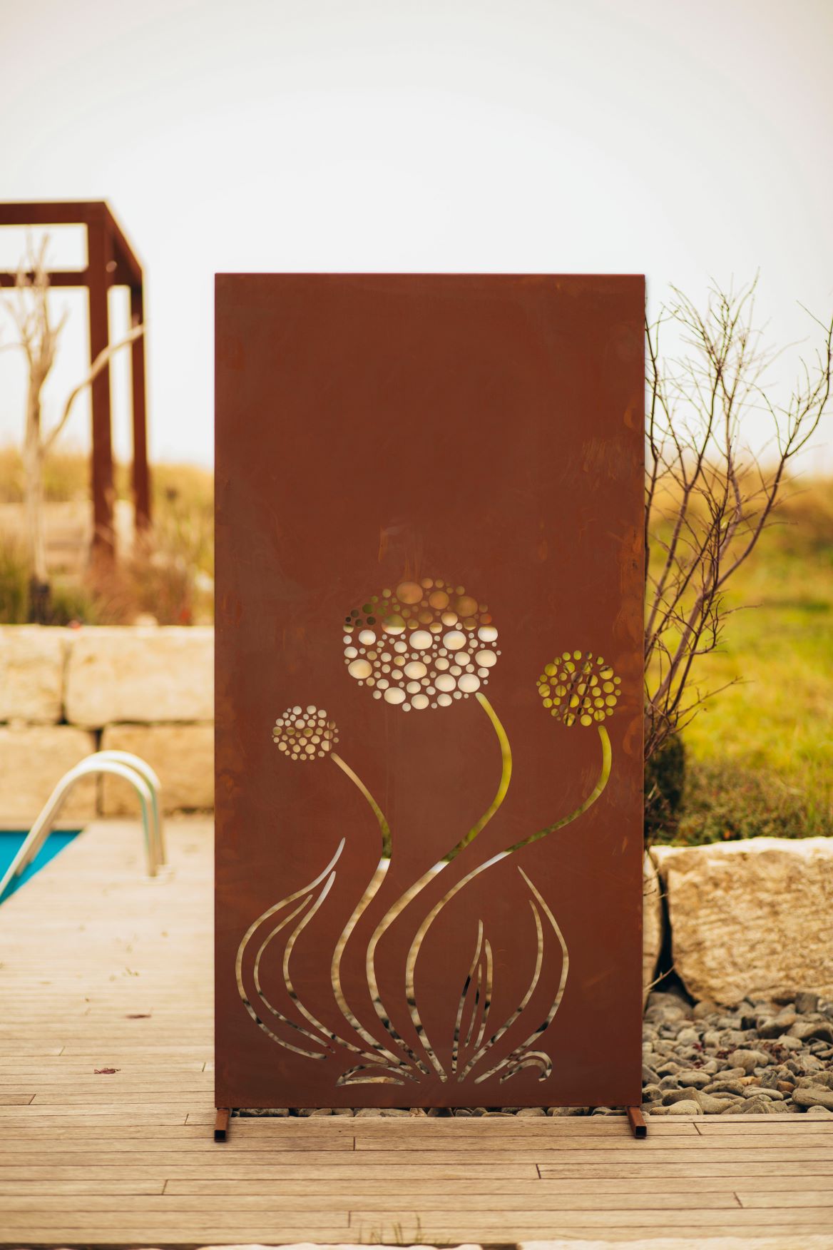 Decorative rust privacy screen - Flower -